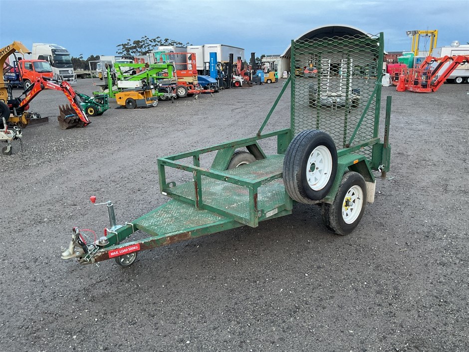 <p>2020 Tip N Go Plant Trailer</p>