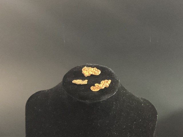 <p>3 X Acid Tested 22ct Yellow Gold+, Nugget Pieces</p>