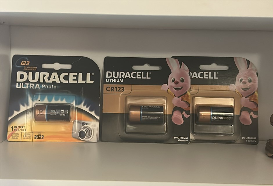 3x DURACELL Batteries