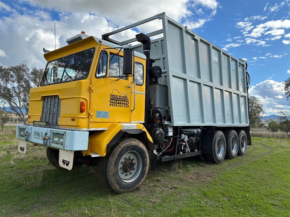 <B>1978 RFW Truck MFG CA1AGM66 Spreader Truck</B>