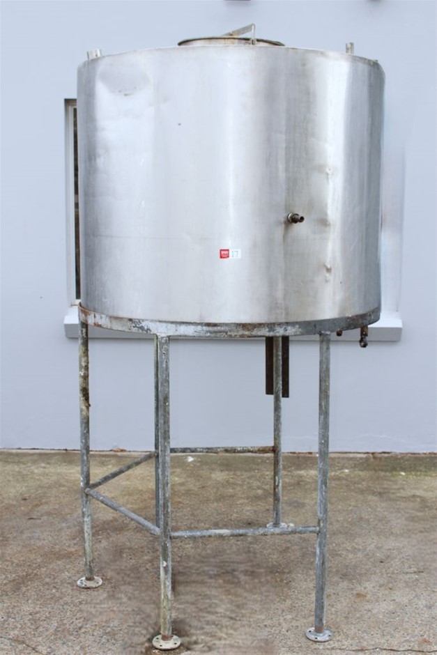 2000L Stainless Steel Tank With Mild Steel Frame