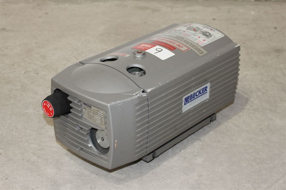 Vacuum Pump "Becker" V4.16