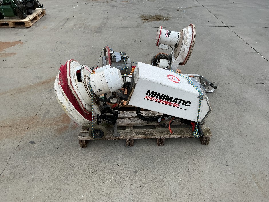 <p>3 x Floor Polishers/Scrubbers</p>