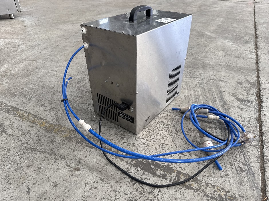 <p>Refresh U 260 Water Chiller</p>