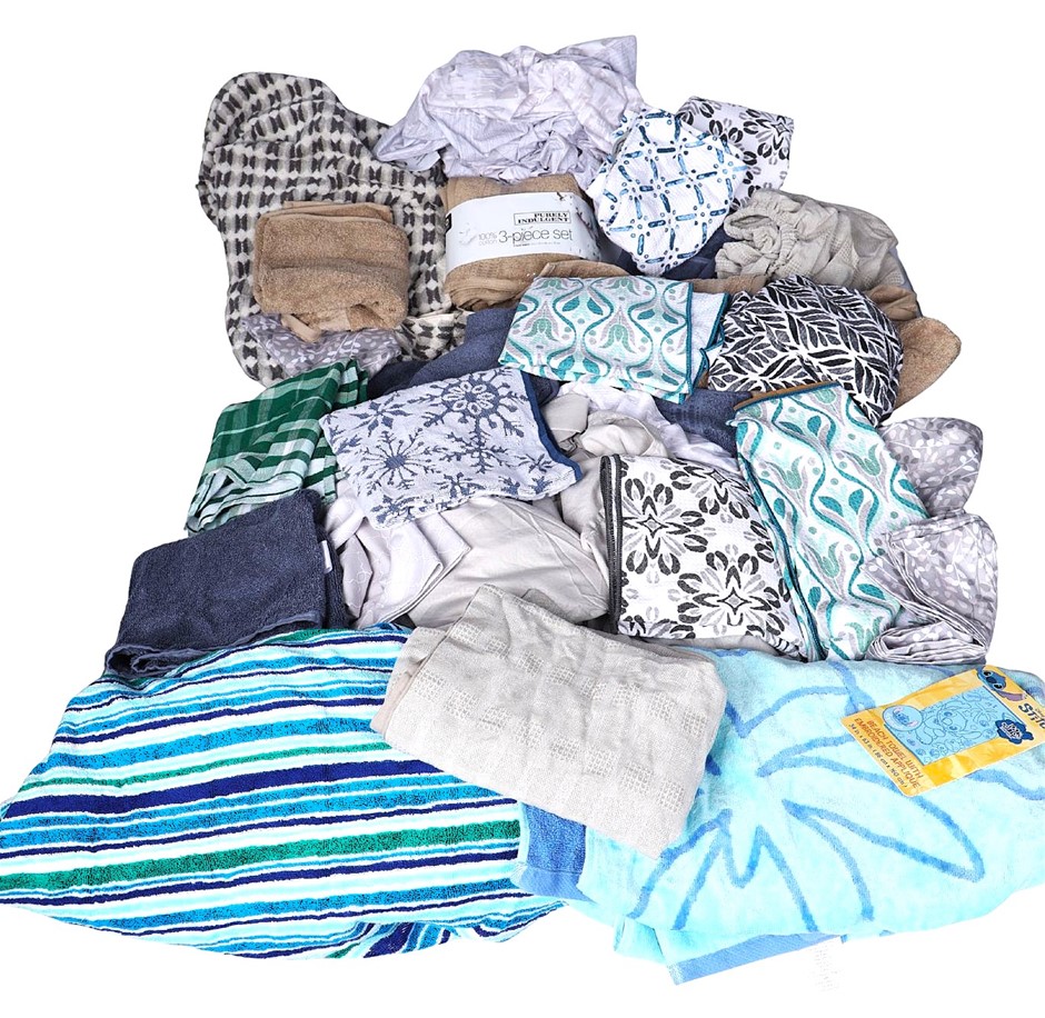 40 x Assorted Towels & Bedding Products, inc. SOUTH POINT & PURELY INDULGEN
