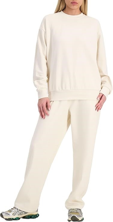 CHAMPION Women's Legacy Tech Crew, Size M, Natural, CQKEN. RRP: $80. Buyer