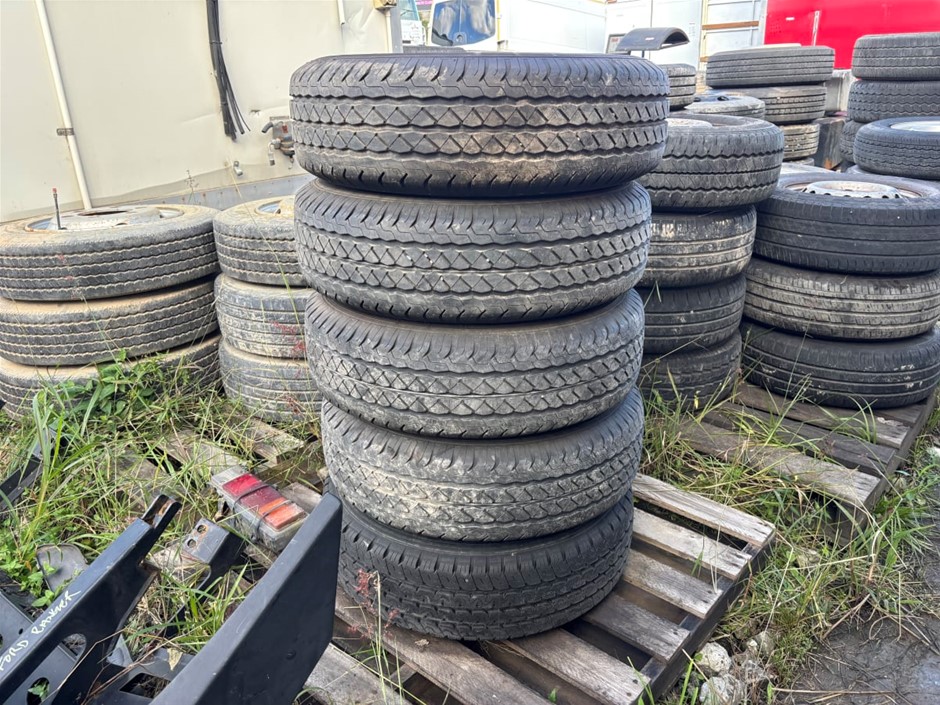 5 x Tyres & Alloys