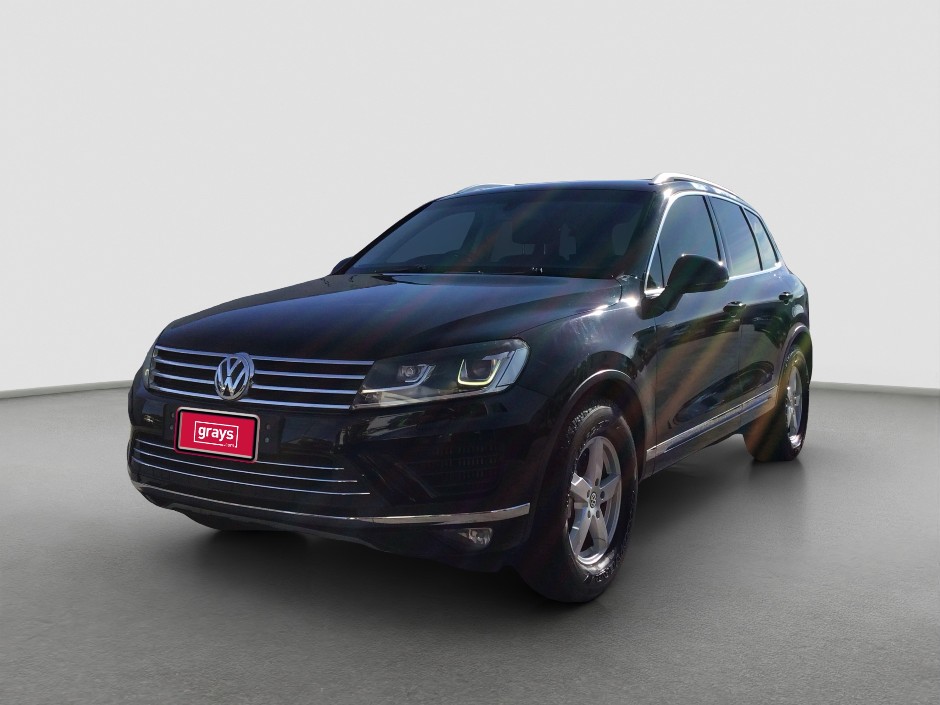 0002-23500579 · 2014 Volkswagen Touareg  Diesel