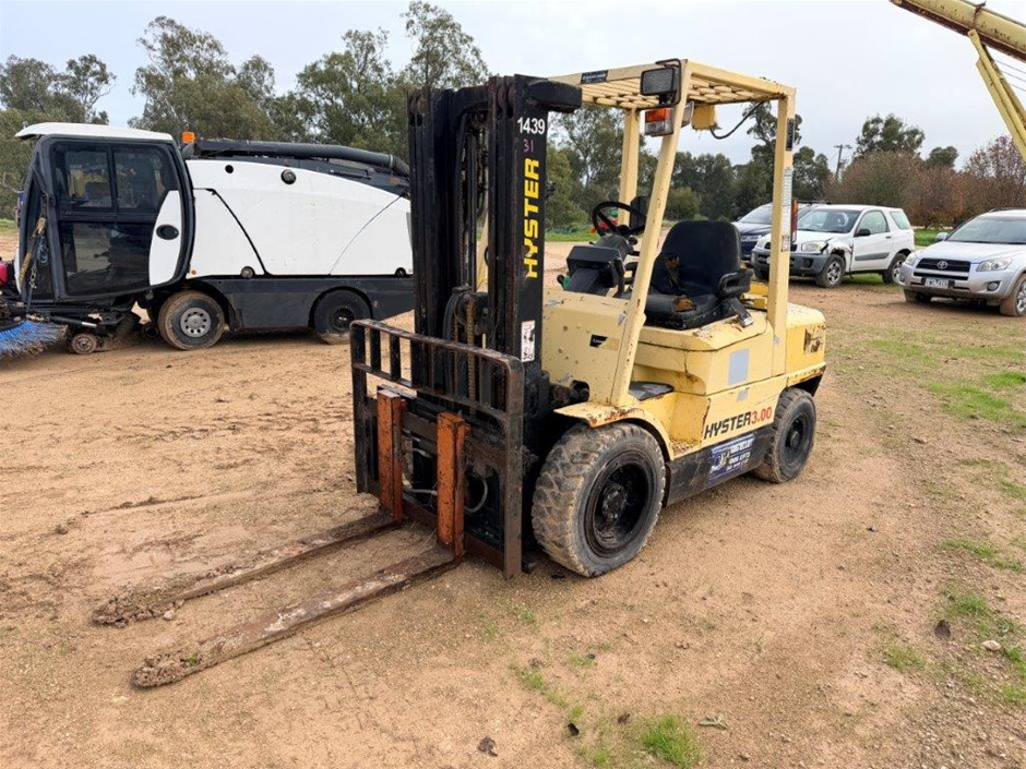 Hyster H3.00XM 4 Wheel Counterbalance Forklift