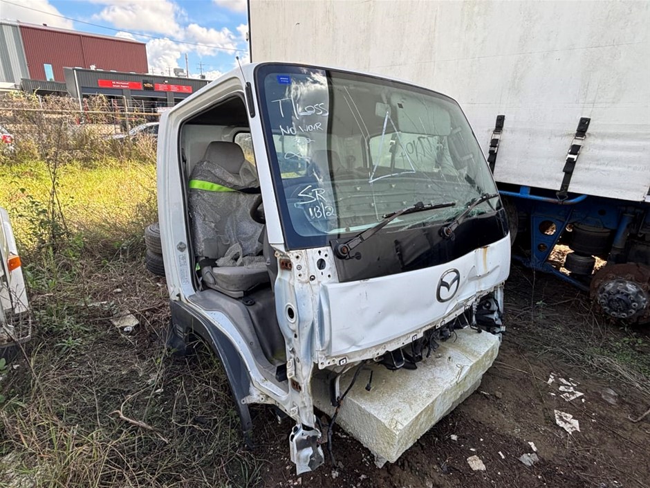 2004 Mazda E2000H Cab