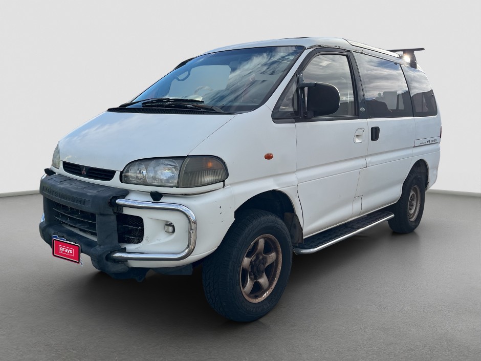 1995 Mitsubishi Delica  Petrol