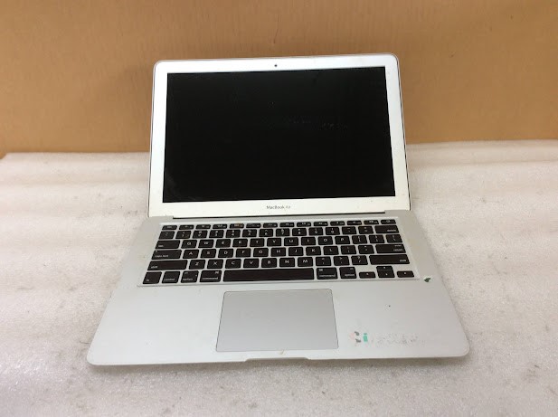 APPLE MACBOOK AIR (A1466) (EMC 2559) Laptop I5-4260U 4GBRAM/256GB