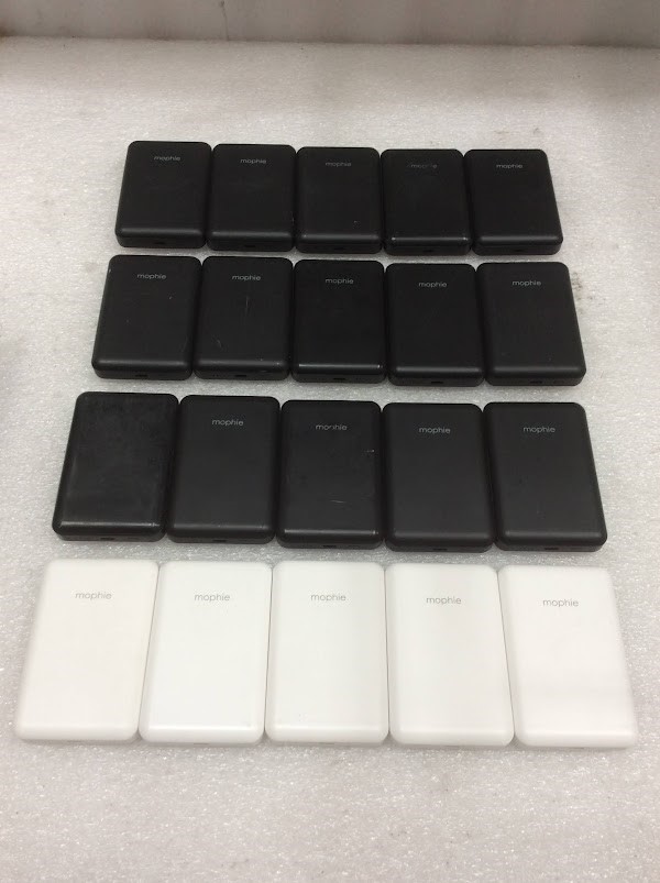 Mophie SNP-ESS-PS-10K Mixed Model Power Banks (Lot of 20)