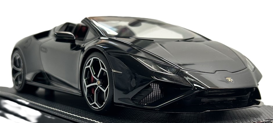 MR Collection Lamborghini Huracan EVO Spyder 1:18 Model Car Black