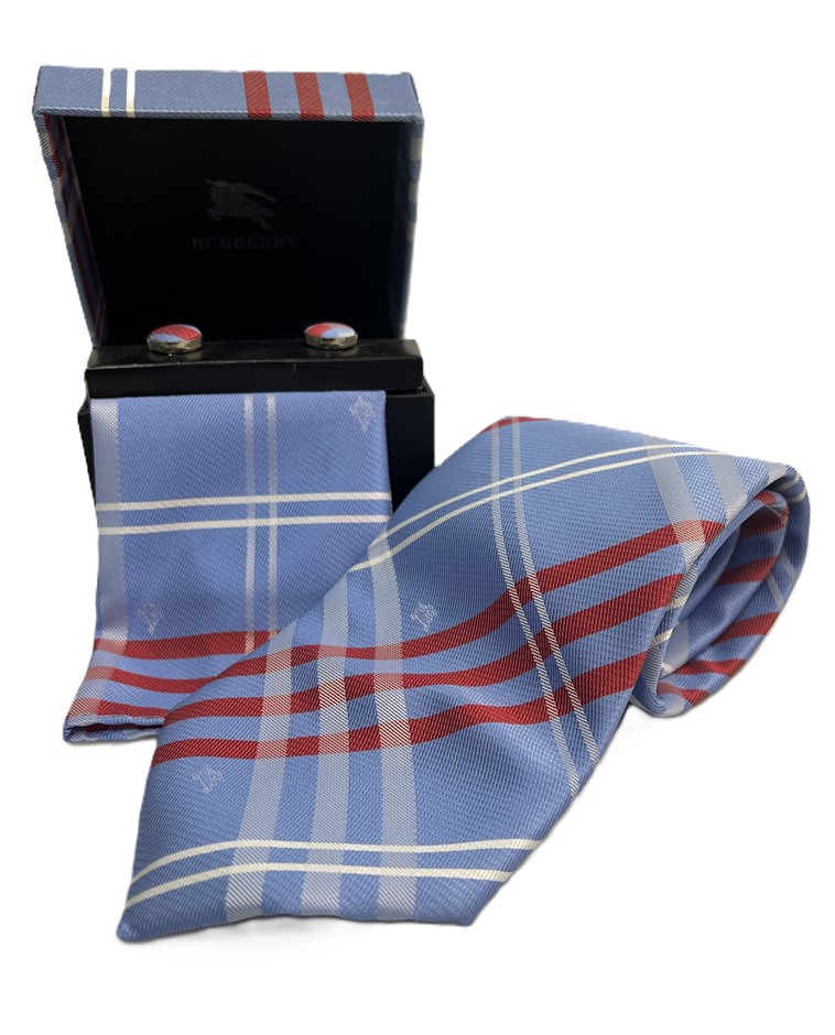 0081-2584390 · BURBERRY A Refined Burberry Gift Box Set