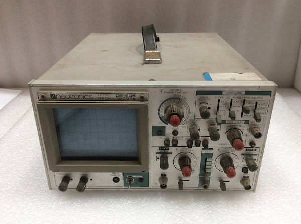 0023-2584423 · Hung Chang Neotronics OS-635 analog oscilloscope