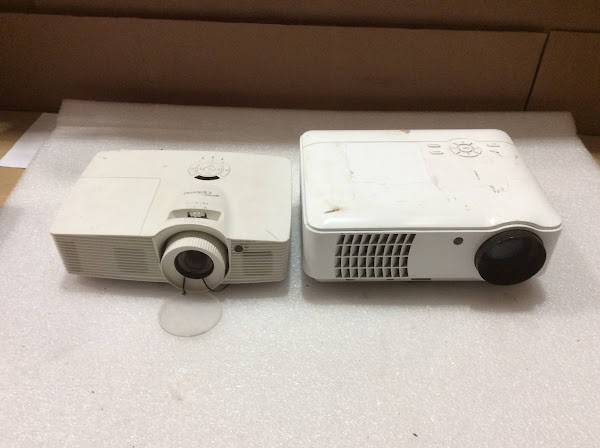 Optoma VDHDSKDArbee&Unknown Brand FR-S84 Projector (Lot of 2)