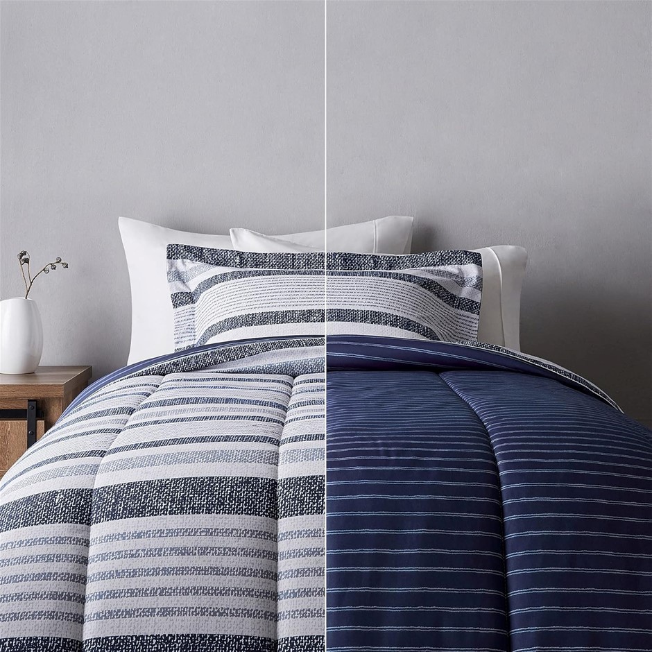 AMAZON BASICS Ultra-Soft Lightweight Microfiber Reversible Comforter 2-Piec