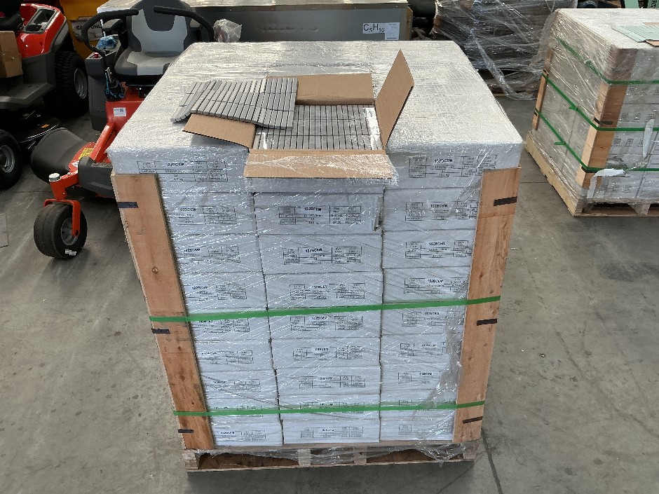 1 x Pallet Light Grey Stripe Tiles