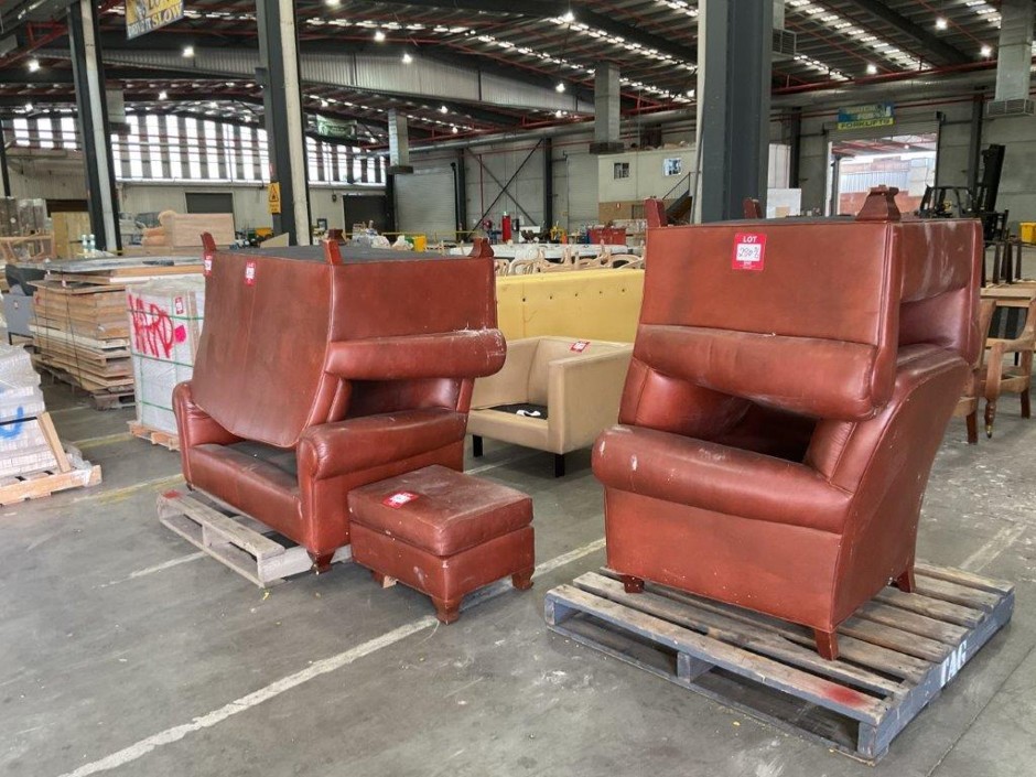 <p>Chesterfield Style Sofa Set</p>