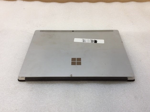 Microsoft Surface3 1645 Laptop intel x7-z8700 2GBRAM/64GB