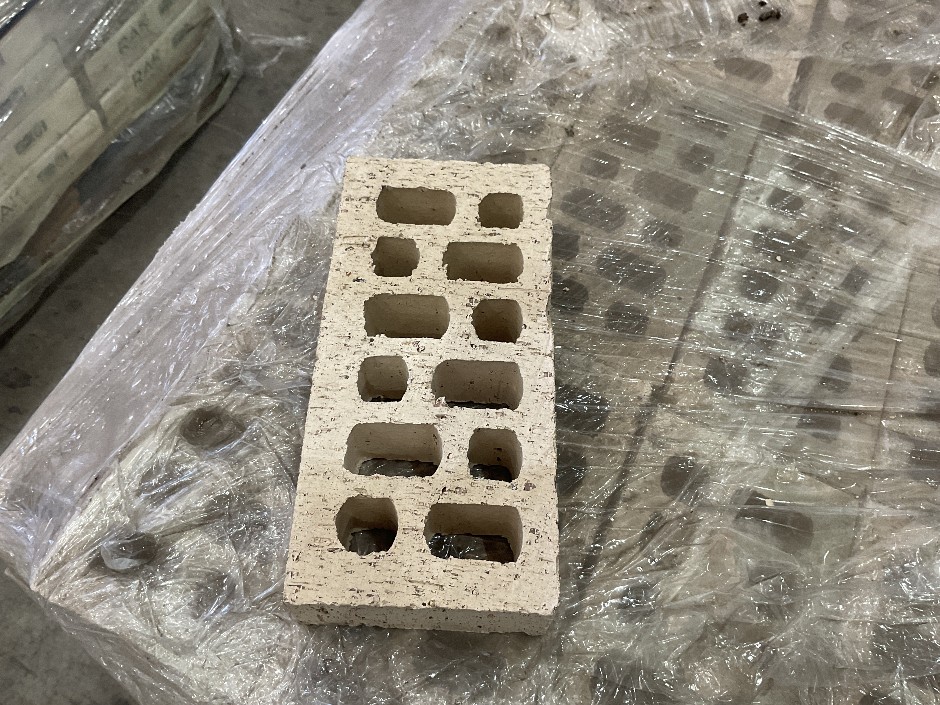 <p>Pallet of Concrete Bricks</p>