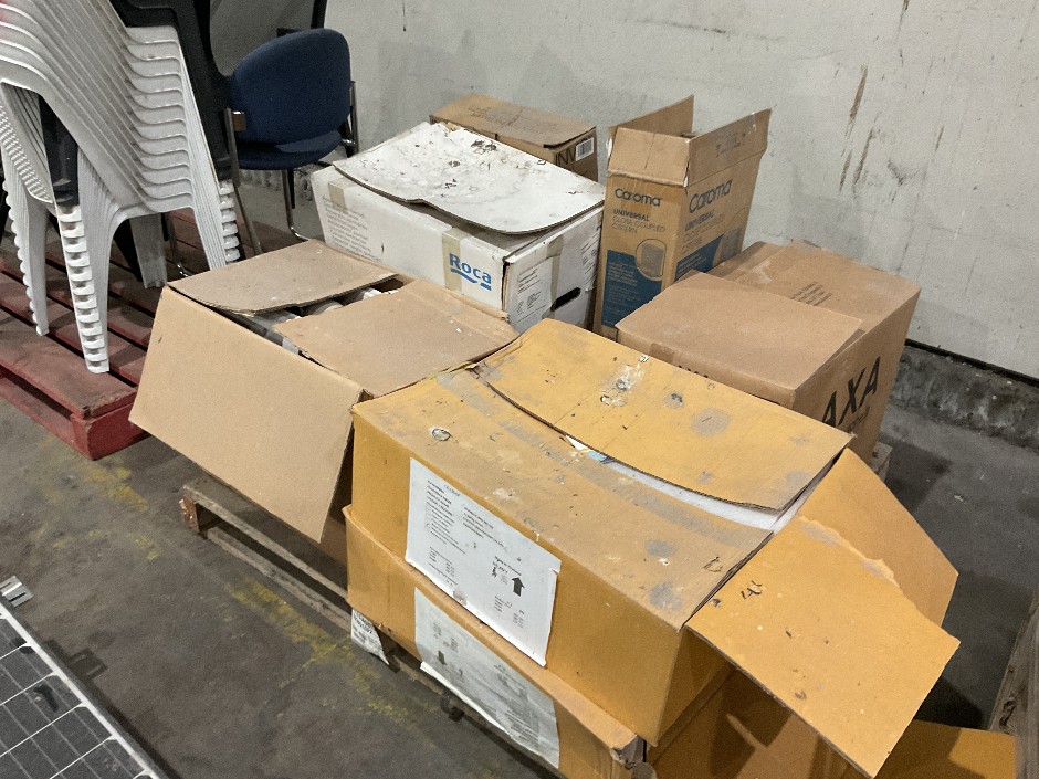 Pallet Of Assorted Toilets & Cisterns