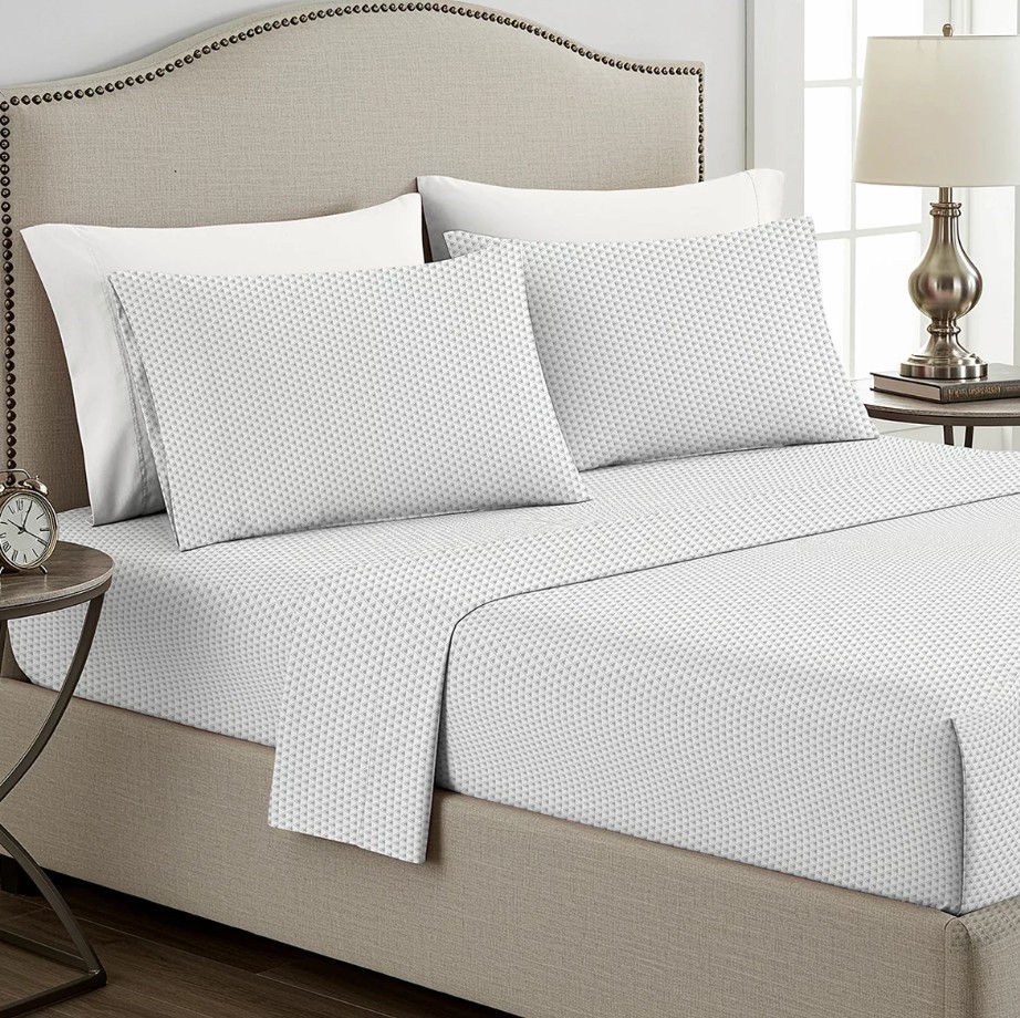 BOUTIQUE LIVING Cotton Flannel Sheet Set 4 Piece, Queen, Triangle Dot.