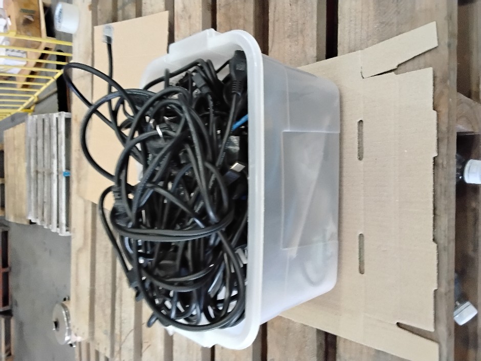 <p>Various IT connections and cables</p>