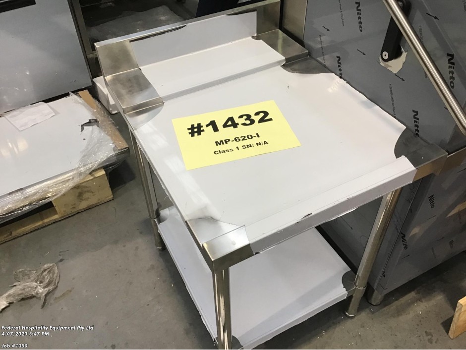 <p>Entry / Exit Dishwasher Tables</p>