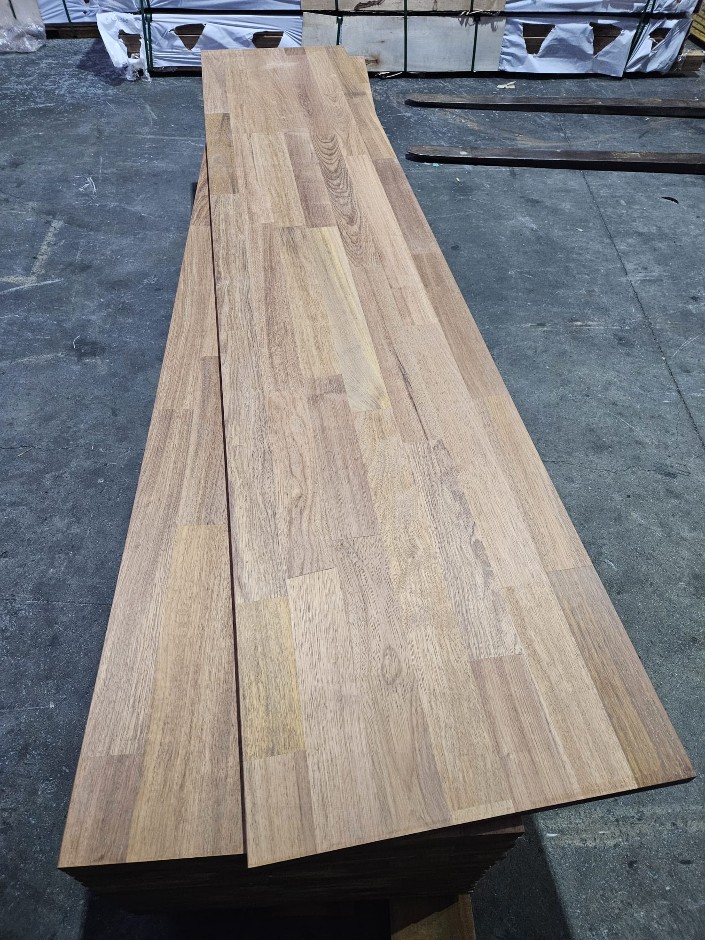 0074-23500693 · Merbau Tabletop FJL 2400x 620x 33mm