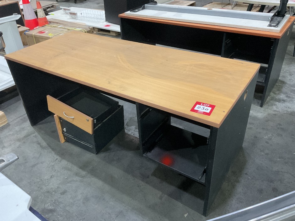 <p>1x Timber Desks</p>