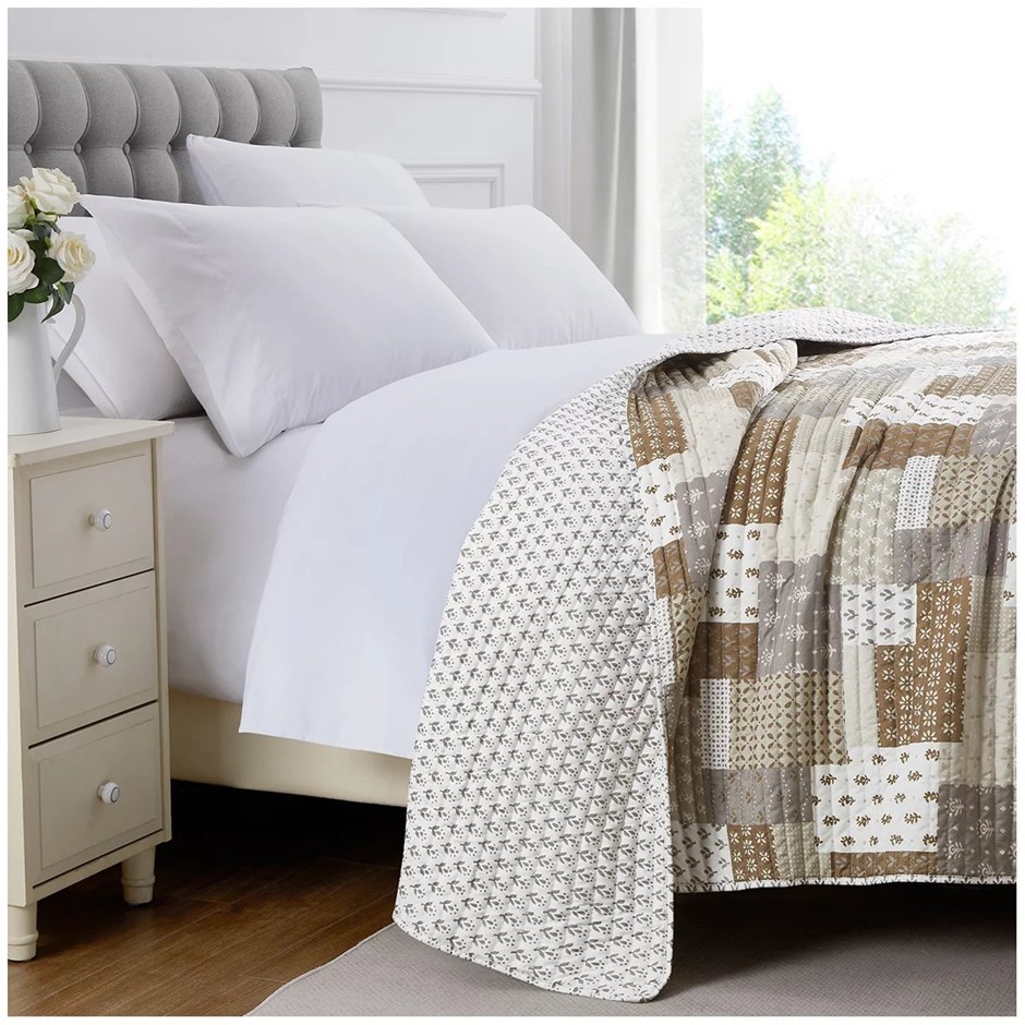 FRAICHE MAISON Microfiber Quilt, Queen, Patchwork. N.B: Not in original pac