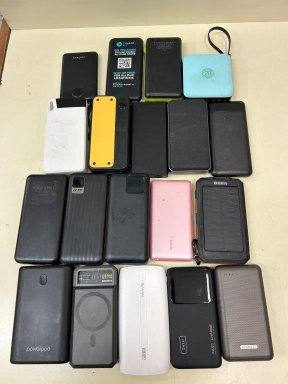 Approx 19 x Assorted Powerbanks