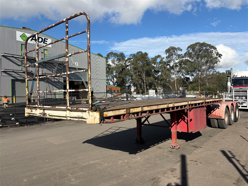 2000 Maxitrans ST3 Triaxle Flat Top A Trailer