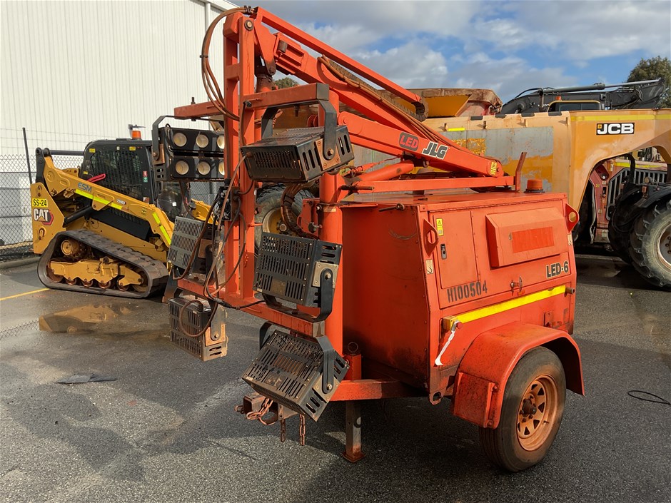<p> 2012 JLG LED-6R Single Light Tower Trailer</p>