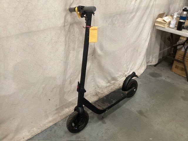<p>Black Electric E-Scooter </p>