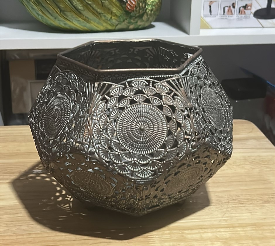 Metal Candle Holder