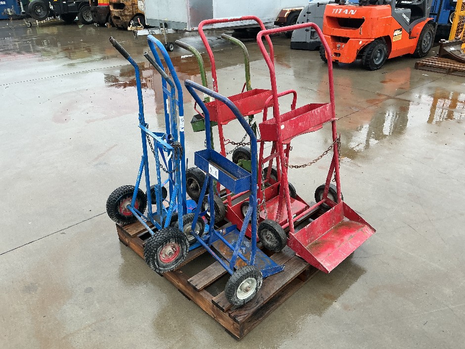 <p>1 x Pallet Various Moving Trolleys</p>