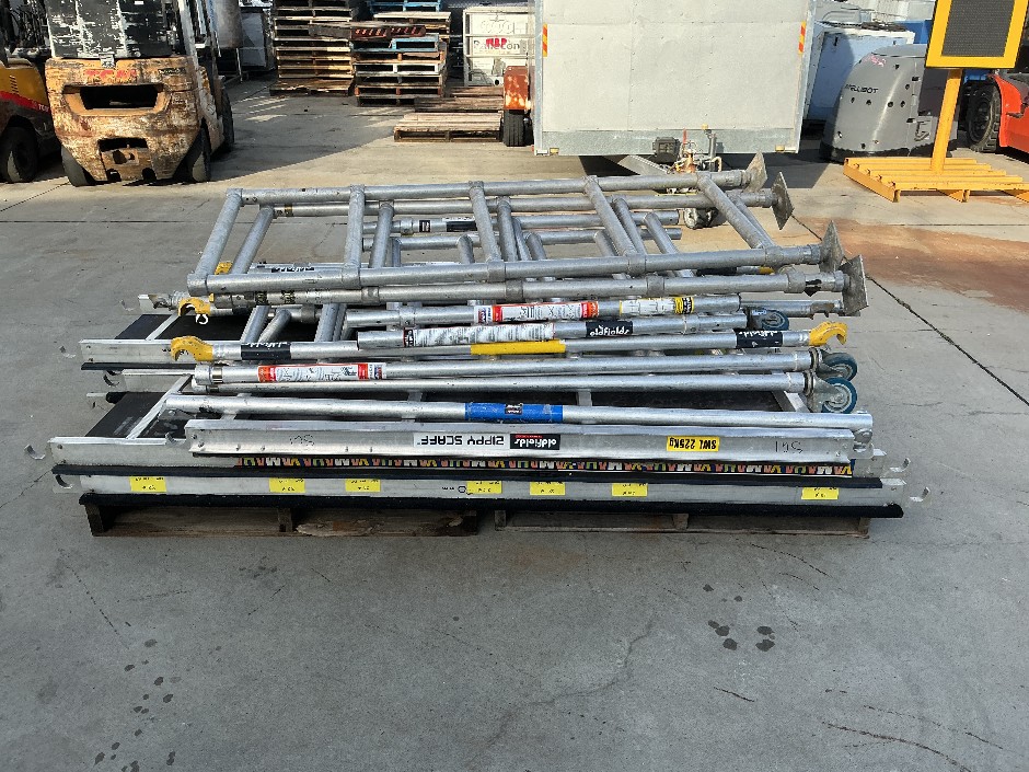 <p>Pallet of Mixed Scaffolding</p>