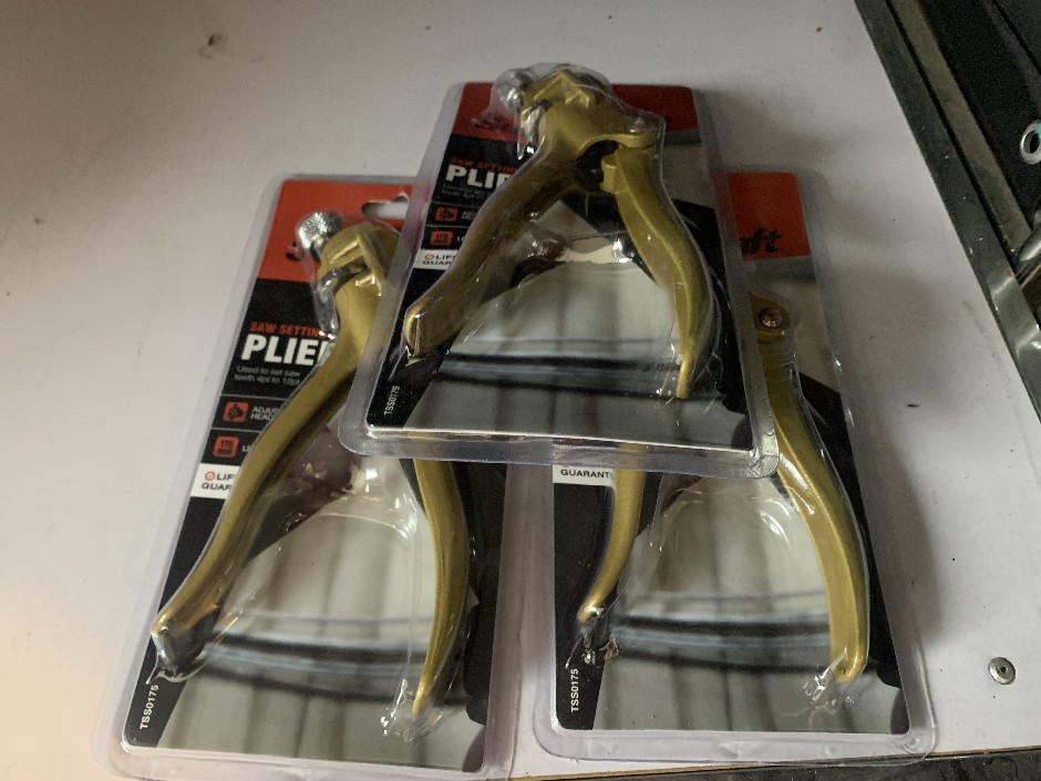 <p>3 x Supercraft Saw Setting Pliers (Unused)</p>