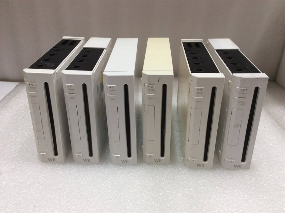 Nintendo RVL-001 Wii Consoles (Lot of 6)