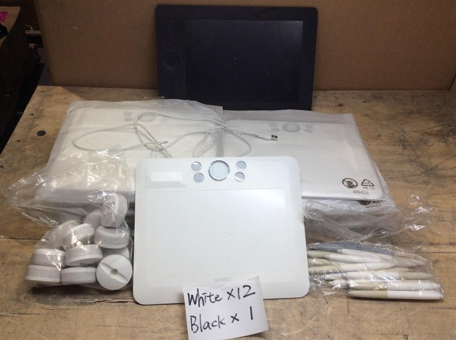 Wacom Intuos Pro + Bamboo Fun Pen Tablets With Stylus Pens (Lot of 13)