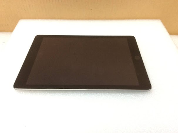 Apple iPad 5 (A1822) Tablet 32GB