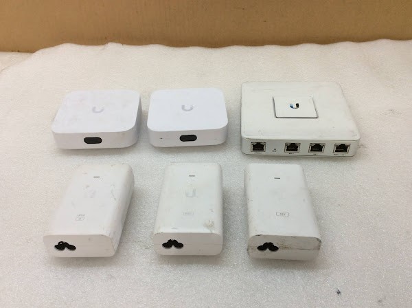 Ubiquiti UniFi Express UX Cloud Gateway and WiFi 6 Access Point&Ubiquiti GP