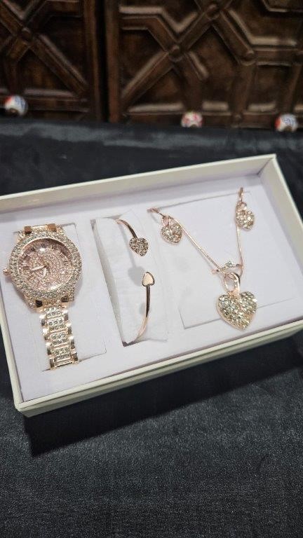 6-Piece Jewellery Set. Watch, Necklace, Bracelet, Ring & Earrings(Gift Box)