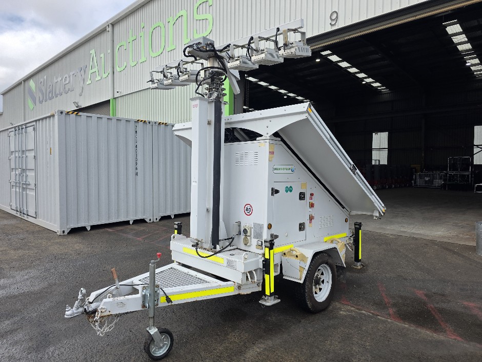 <p>2021 Globe Power  Traffic Light Trailer</p>