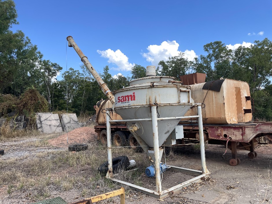 Batch Plant Silo with Auger