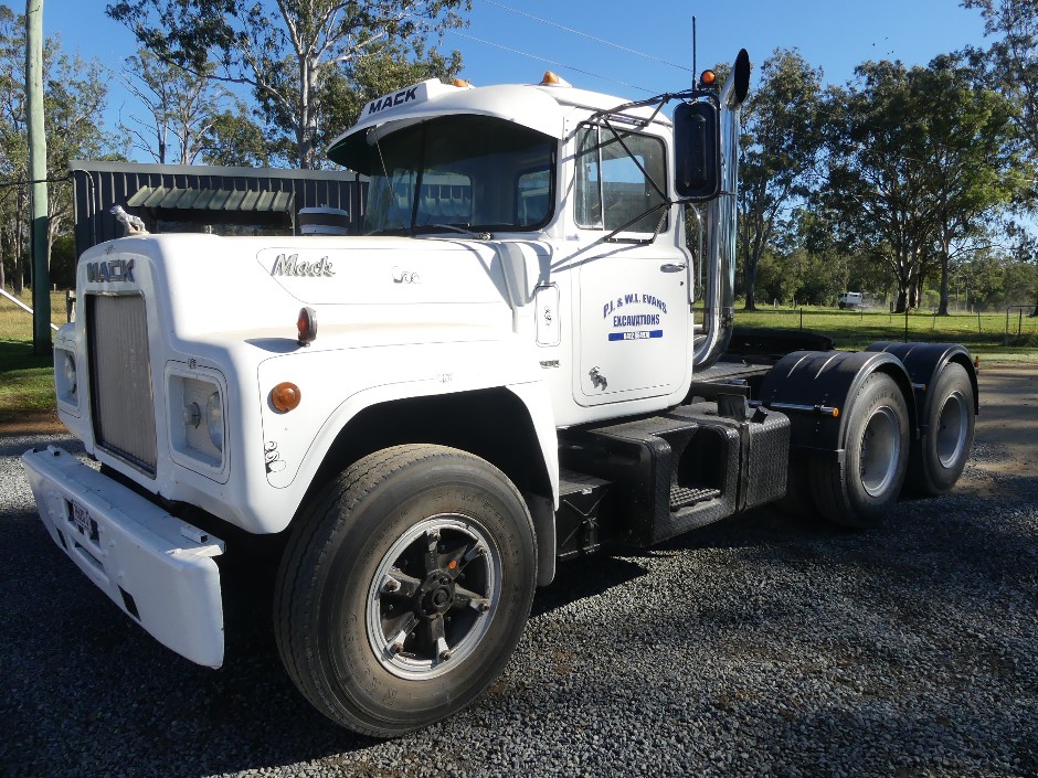 1975 Mack R-600 / Series R685RST Prime Mover (Vintage)