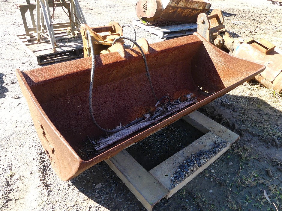 Excavator Swing Bucket